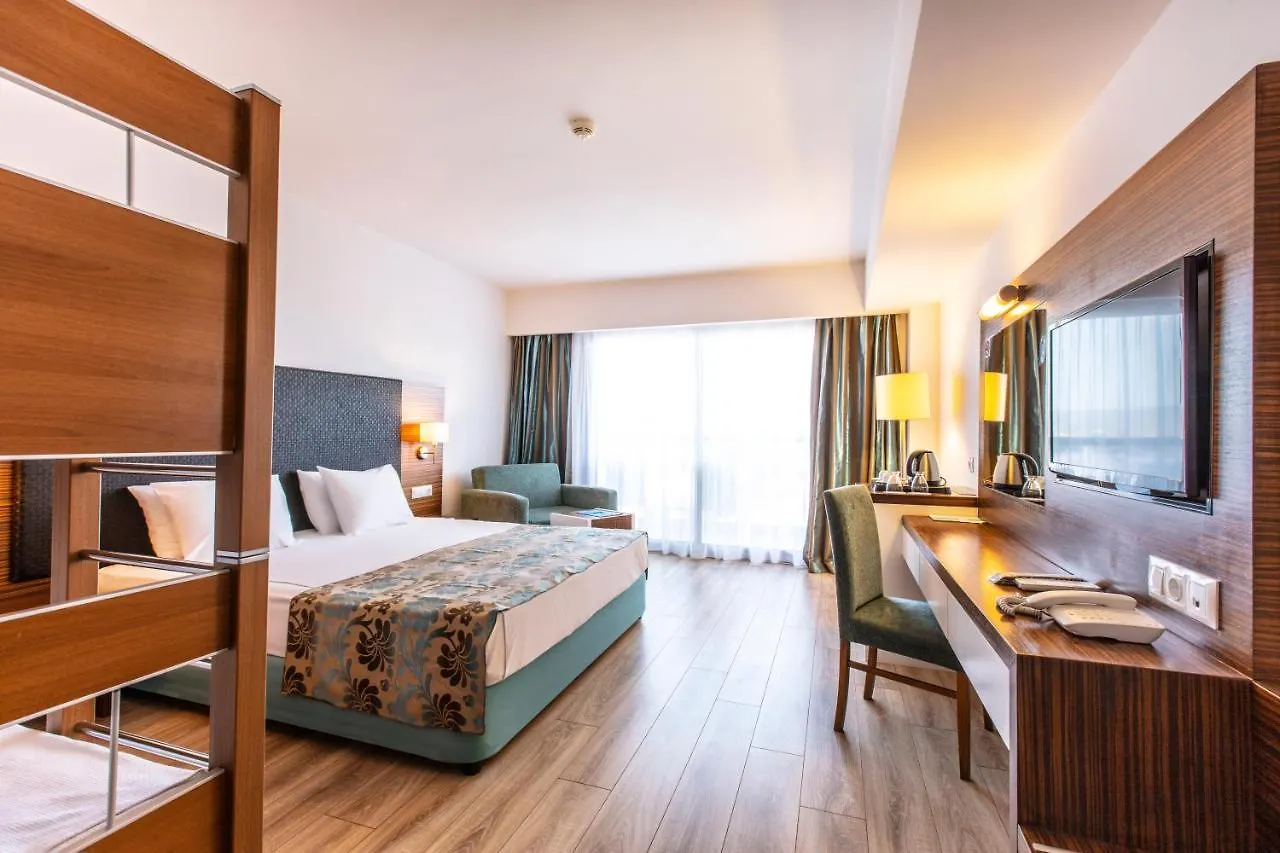 Palm Wings Kusadasi Beach Resort&Spa 5*,