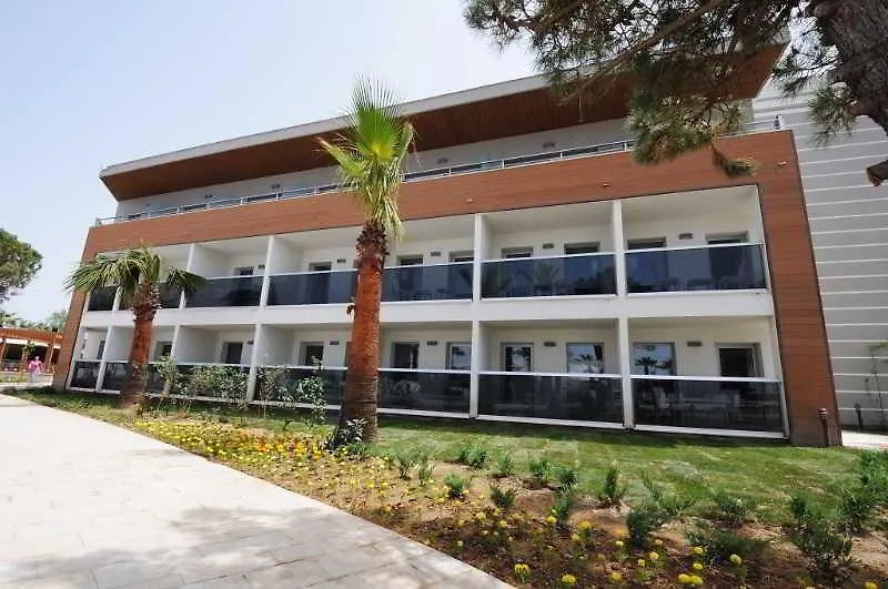 Palm Wings Kusadasi Beach Resort&Spa Hotel